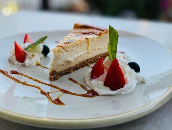 Porción de tarta en un plato